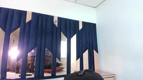 salmaportman_ online show from 19, 12, 2025