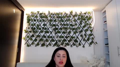 Snapshot of salome_010 chatting on 16, 9, 2025 Salome online show from 16, 9, 2025