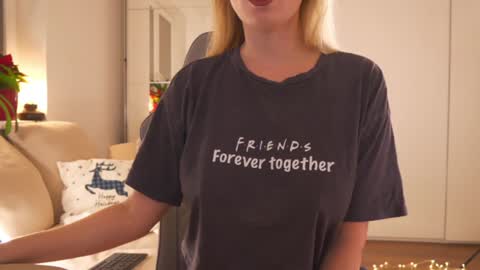 Snapshot of saltedhoney chatting on 13, 12, 2024 IsaBella- online show from 13, 12, 2024
