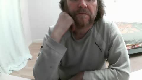 Snapshot of saltimbanquier chatting on 17, 2, 2025 Saltimbanquier Salt ou Banquier online show from 17, 2, 2025