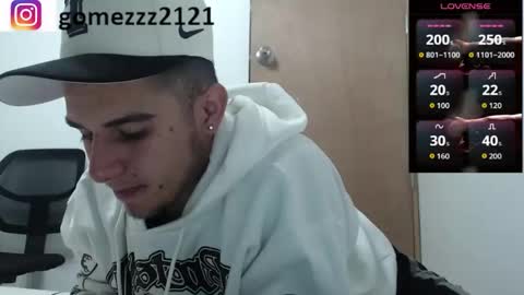 Snapshot of sam2121_ chatting on 12, 11, 2025 Sam online show from 12, 11, 2025