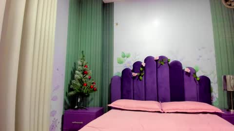 sam_naughty18 online show from 18, 12, 2024