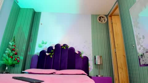 sam_naughty18 online show from 18, 12, 2024