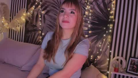 Snapshot of samaantha_white_ chatting on 14, 12, 2025 Samaantha online show from 14, 12, 2025