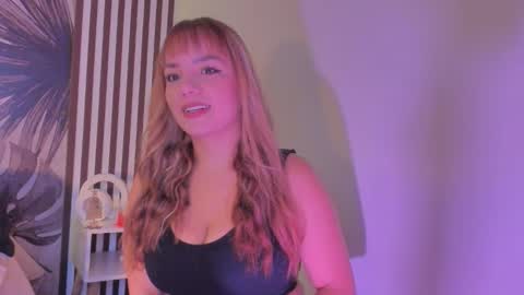 Snapshot of samaantha_white_ chatting on 7, 1, 2026 Samaantha online show from 7, 1, 2026