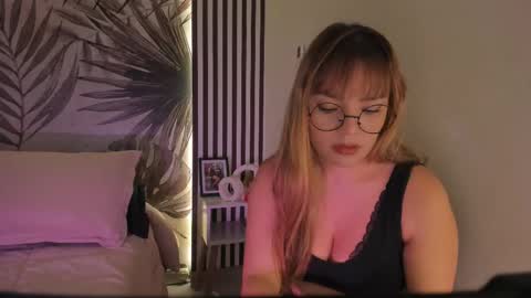 Snapshot of samaantha_white_ chatting on 25, 2, 2026 Samaantha online show from 25, 2, 2026