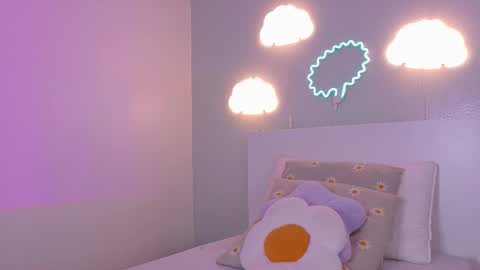   online show from 1, 12, 2025