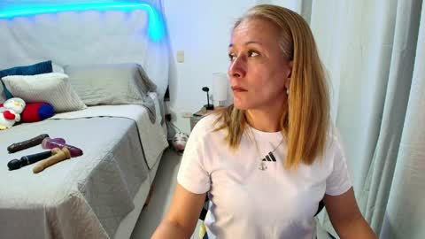 Snapshot of samanta_stone69 chatting on 22, 5, 2026 Samanta Stone online show from 22, 5, 2026