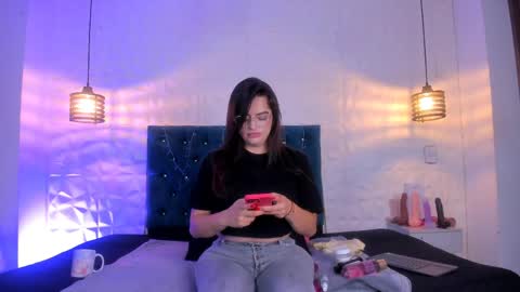samantha_foxyy online show from 7, 4, 2026