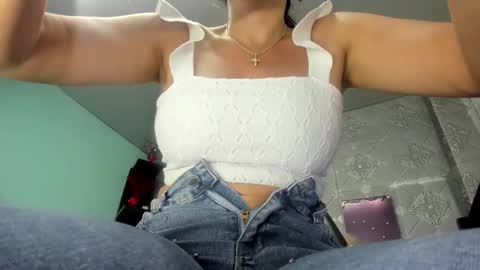 Snapshot of samantha_milfs chatting on 25, 2, 2025 samantha_milfs online show from 25, 2, 2025