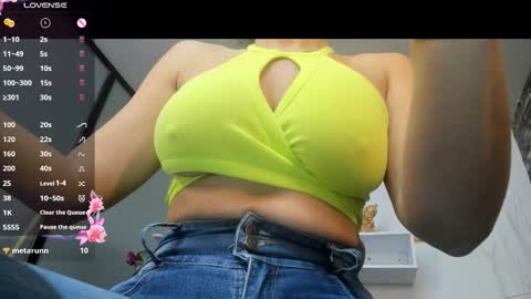 Snapshot of samantha_milfs chatting on 10, 9, 2025 samantha_milfs online show from 10, 9, 2025