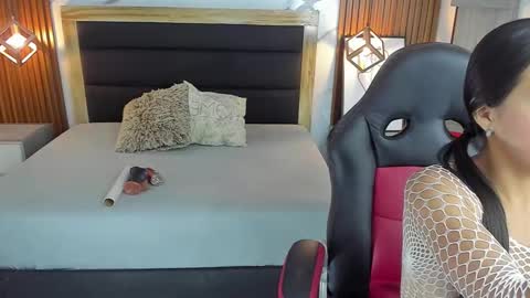    online show from 19, 11, 2025