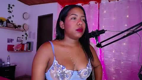 Snapshot of samanthabloom570089 chatting on 7, 12, 2024 Samantha Bloom online show from 7, 12, 2024