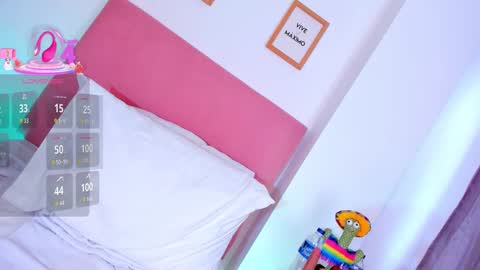 V A  N E S S A  online show from 12, 11, 2025