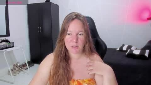 Snapshot of samanthaleon chatting on 17, 11, 2025 Samantha samy online show from 17, 11, 2025