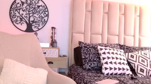 Snapshot of samanthaxmami chatting on 8, 5, 2026 Samixmami online show from 8, 5, 2026