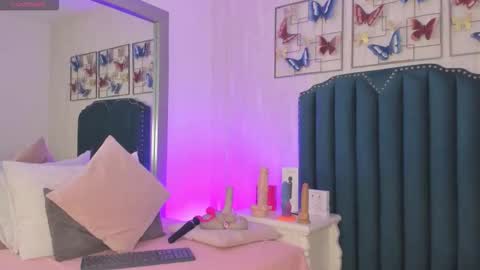 Samara Warren online show from 12, 2, 2026