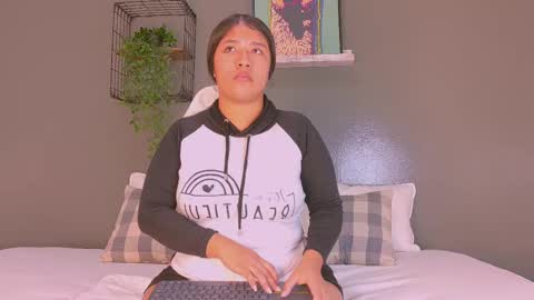 Snapshot of samaragarcia__ chatting on 15, 10, 2025 S A M A R A online show from 15, 10, 2025