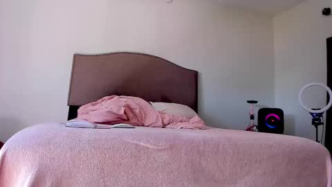 Yaya online show from 3, 11, 2025