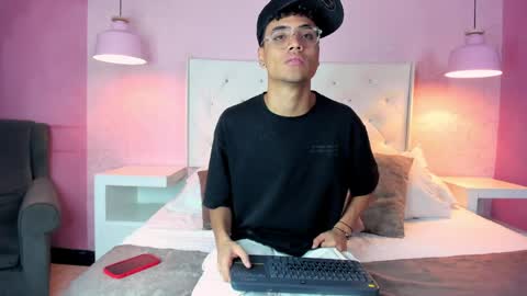 Snapshot of samfrrost chatting on 4, 6, 2026 Samfrrost online show from 4, 6, 2026