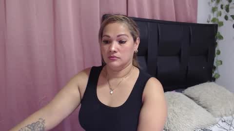 Snapshot of samira_lennox chatting on 22, 11, 2025 SAMIRA online show from 22, 11, 2025