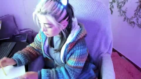   online show from 11, 1, 2025