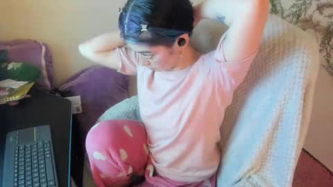   online show from 4, 11, 2025