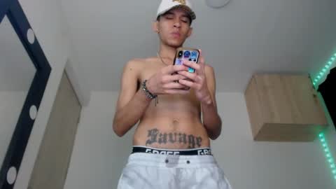 Snapshot of samuel_suarez chatting on 3, 12, 2024 online show from 3, 12, 2024