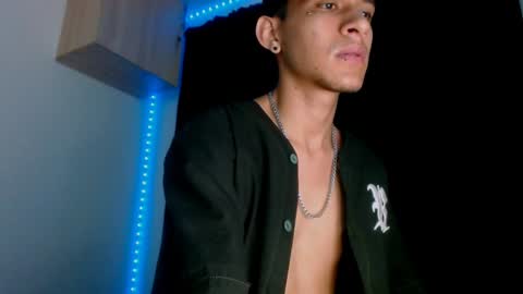 Snapshot of samuel_suarez chatting on 5, 12, 2024 online show from 5, 12, 2024