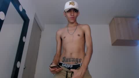 Snapshot of samuel_suarez chatting on 8, 12, 2024 online show from 8, 12, 2024