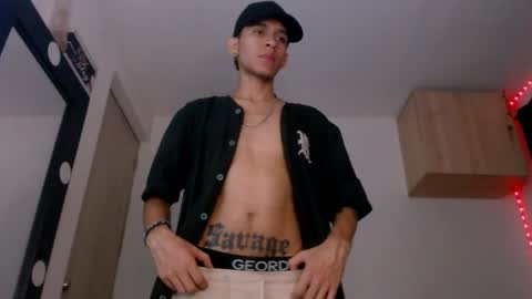 Snapshot of samuel_suarez chatting on 10, 12, 2024 online show from 10, 12, 2024