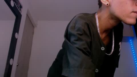 Snapshot of samuel_suarez chatting on 31, 12, 2024 online show from 31, 12, 2024