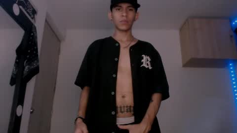 Snapshot of samuel_suarez chatting on 26, 1, 2025 online show from 26, 1, 2025