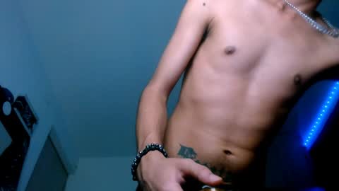 Snapshot of samuel_suarez chatting on 1, 2, 2025 online show from 1, 2, 2025