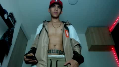 Snapshot of samuel_suarez chatting on 15, 2, 2025 online show from 15, 2, 2025