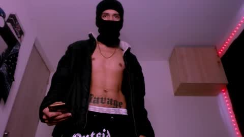 Snapshot of samuel_suarez chatting on 15, 2, 2025 online show from 15, 2, 2025