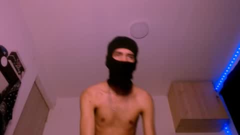 Snapshot of samuel_suarez chatting on 22, 2, 2025 online show from 22, 2, 2025
