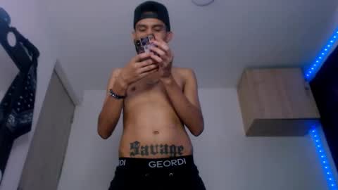 Snapshot of samuel_suarez chatting on 3, 3, 2025 online show from 3, 3, 2025