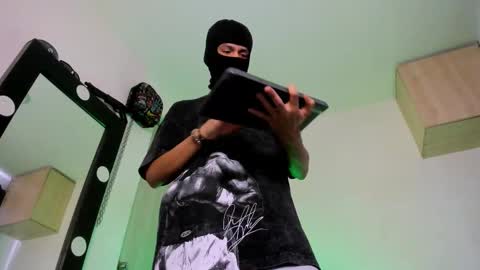 Snapshot of samuel_suarez chatting on 17, 9, 2025 online show from 17, 9, 2025