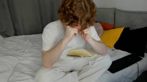 Snapshot of samuelmillerr chatting on 1, 12, 2024 samuelmillerr online show from 1, 12, 2024