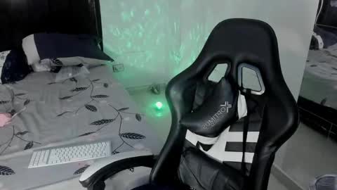 Snapshot of samykiss chatting on 22, 4, 2026 SamyHolbrook online show from 22, 4, 2026