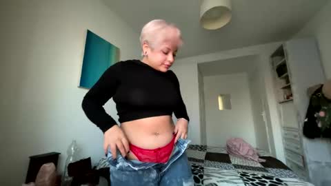 Snapshot of samymoon3 chatting on 1, 11, 2025 Samymoon online show from 1, 11, 2025