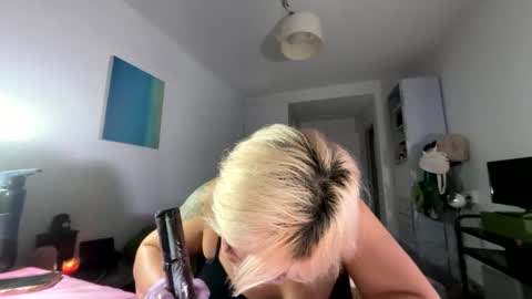 Snapshot of samymoon3 chatting on 6, 11, 2025 Samymoon online show from 6, 11, 2025