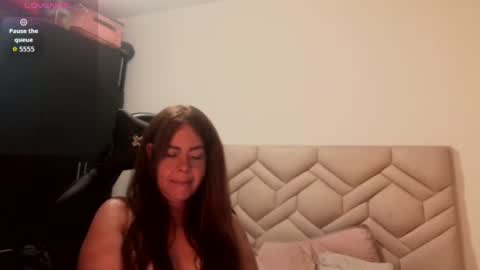 Sanddi  online show from 18, 6, 2026