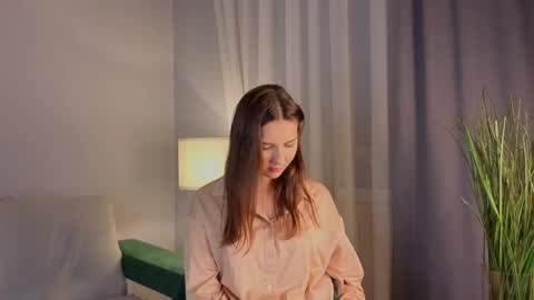 Isabel but you can call me Bella online show from 18, 11, 2025