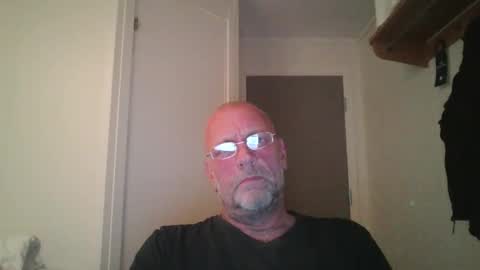 Snapshot of sandnesrune523 chatting on 20, 10, 2025 sandnesrune523 online show from 20, 10, 2025