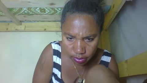 Snapshot of sandolahh chatting on 4, 10, 2025 SANDO online show from 4, 10, 2025