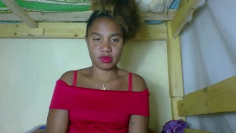 Snapshot of sandolahh chatting on 8, 10, 2025 SANDO online show from 8, 10, 2025