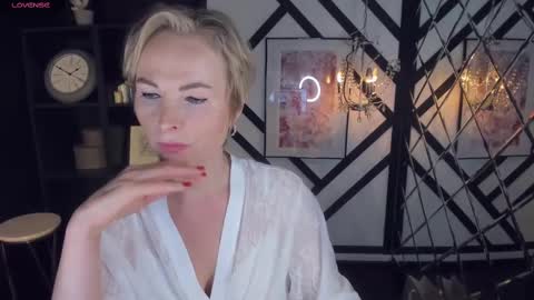 Sandra online show from 28, 1, 2025