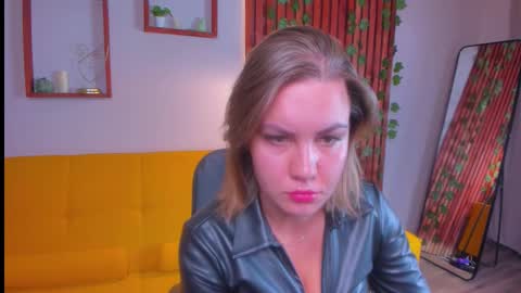 Snapshot of sandraeleson chatting on 4, 10, 2025 Sandra online show from 4, 10, 2025